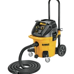DEWALT 10 gal Corded Wet/Dry Vacuum 15 amps
