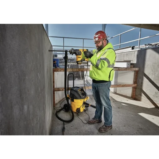 DEWALT 10 gal Corded Wet/Dry Vacuum 15 amps