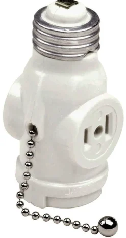 Leviton Plastic Medium Base Pull Chain Socket w/Outlet 1 pk