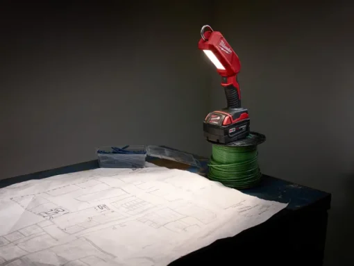 Milwaukee M18 300 lumens Black/Red LED Stick Light