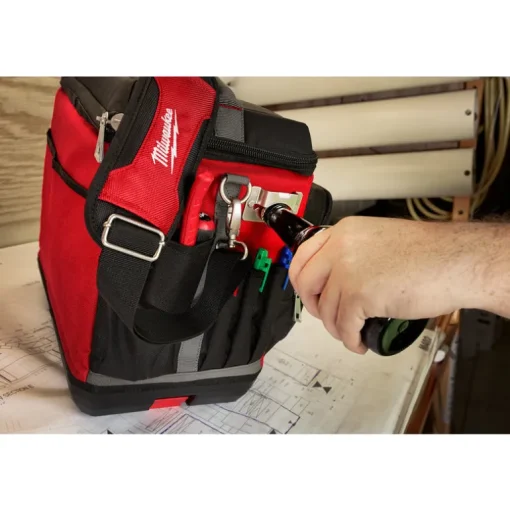 Milwaukee PACKOUT 15.75 in. W x 11.81 in. H Ballistic Nylon Cooler Utility Bag 6 pocket Black/Red