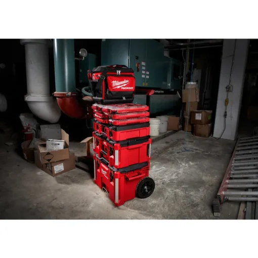 Milwaukee PACKOUT 15.75 in. W x 11.81 in. H Ballistic Nylon Cooler Utility Bag 6 pocket Black/Red