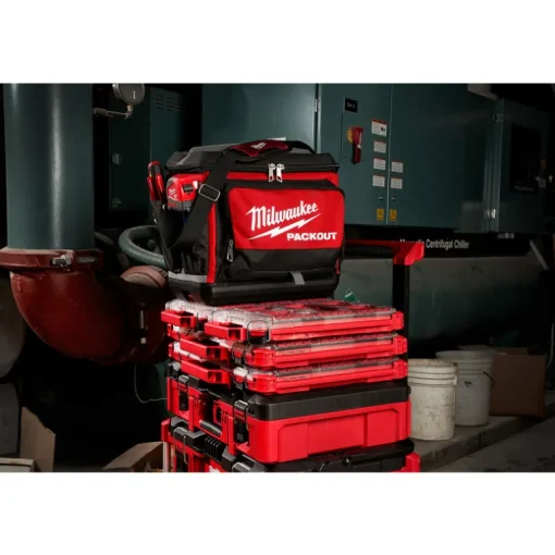 Milwaukee PACKOUT 15.75 in. W x 11.81 in. H Ballistic Nylon Cooler Utility Bag 6 pocket Black/Red