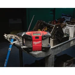 Milwaukee M12 12 V Lithium-Ion Compact Worksite Radio