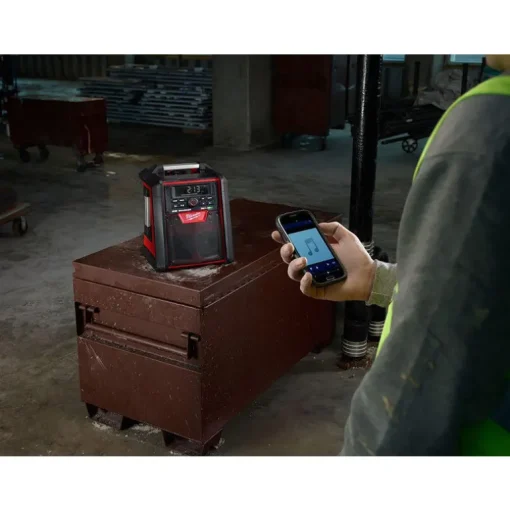 Milwaukee M18 18 V Worksite Radio and Charger 1 pc