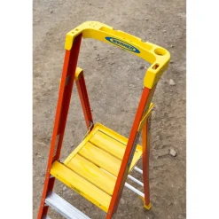 Werner 6 ft. H Fiberglass Podium Platform Ladder Type IA 300 lb. capacity