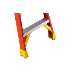 Werner 6 ft. H Fiberglass Step Ladder Type IA 300 lb. capacity