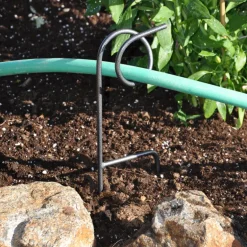 Yard Butler Green Steel Free Standing Hose Guide Stake